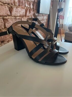 Old Navy Black Strappy Block Heel Sandals